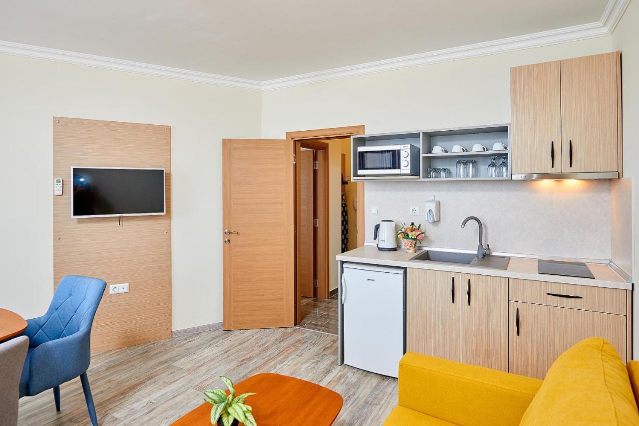 Crotiria Beach - Aparthotel Pomorie Bagian luar foto