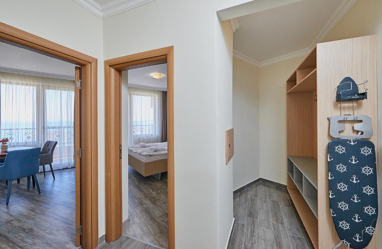 Crotiria Beach - Aparthotel Pomorie Bagian luar foto