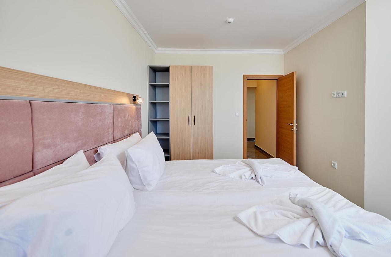 Crotiria Beach - Aparthotel Pomorie Bagian luar foto