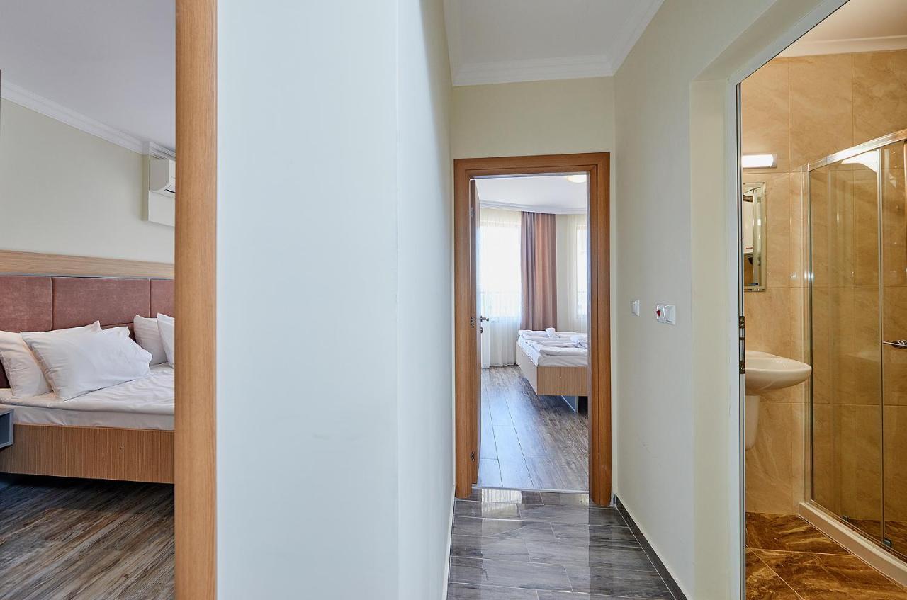 Crotiria Beach - Aparthotel Pomorie Bagian luar foto