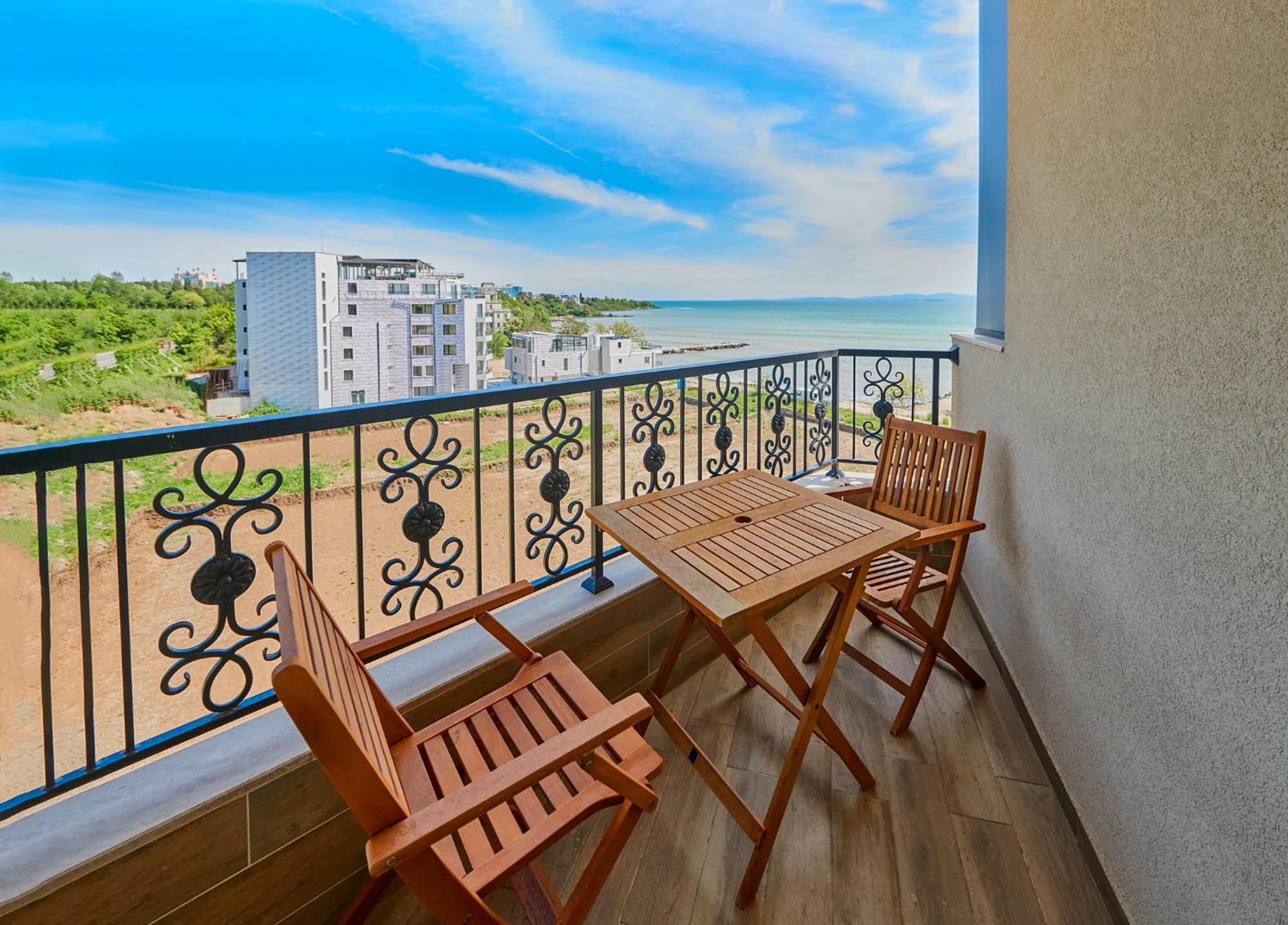 Crotiria Beach - Aparthotel Pomorie Bagian luar foto